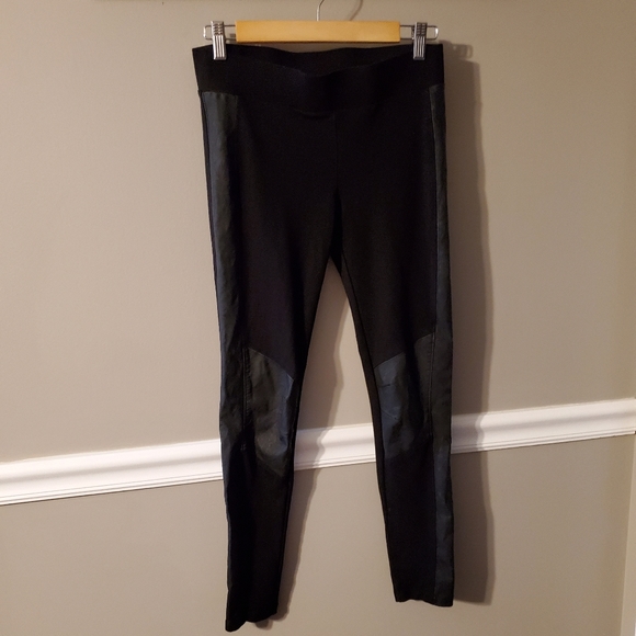 CAbi Pants - Cabi faux leather patch leggings CAbi Pants - Cabi faux leather patch leggings